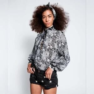 OneTeaSpoon Black Star Bandits Shorts Size 28